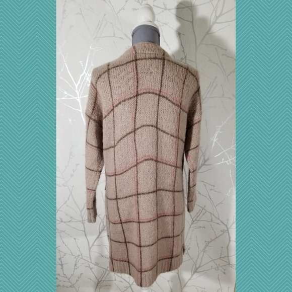 10 Feet Blush Pink Checks Fuzzy Knit Long Cardigan - Picture 4 of 5